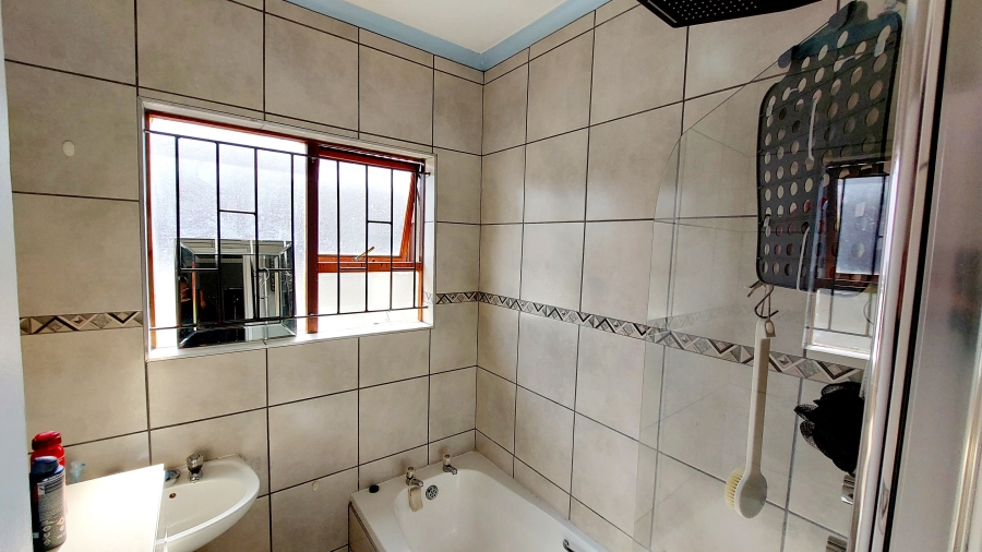 2 Bedroom Property for Sale in Highbury Park Western Cape